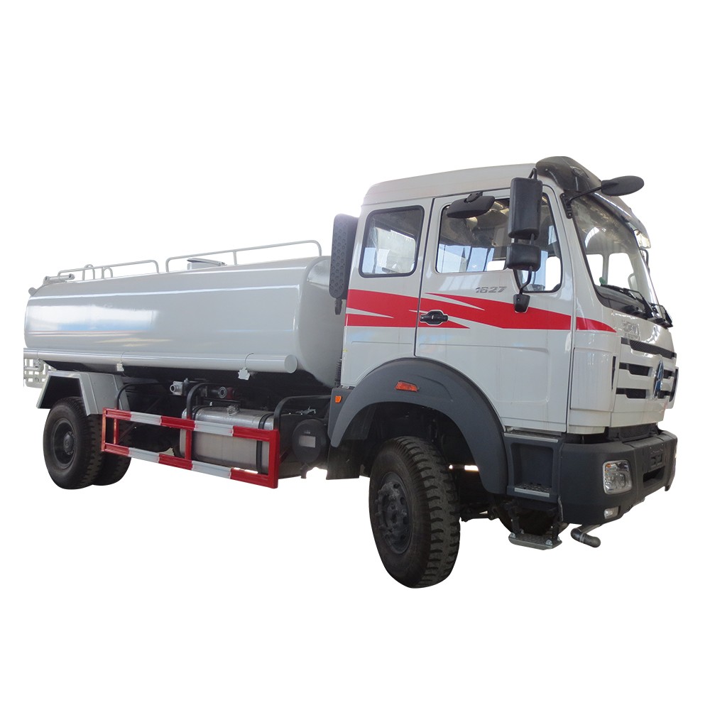12000リットルの水上車両